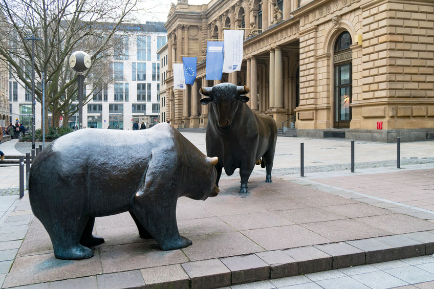 Frankfurter Börse mit Bulle und Bär